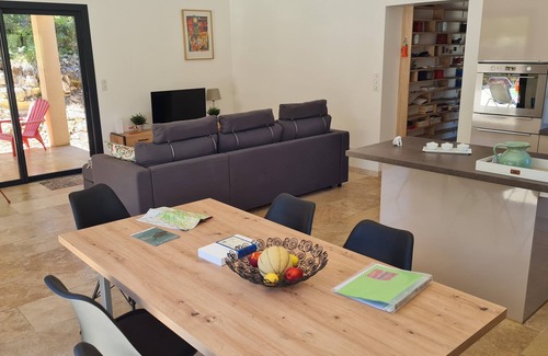 Barjac Villa | Modern Villa with Private Pool and Ocean View in Barjac