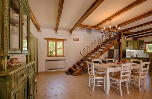 Kras Villa | Ideal Villa with Pool and Garden in Peaceful Location