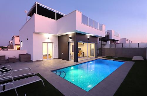 Daya Nueva Villa | Contemporary Villa with Rooftop Pool and Ocean Views