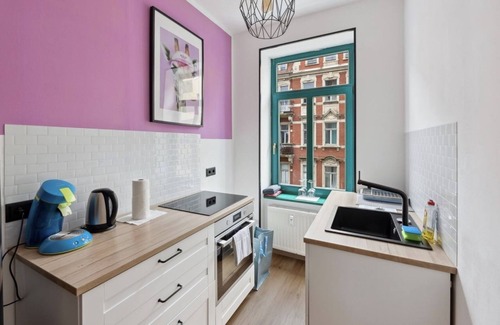 Leipziger Vorstadt Apartment | Chic Vintage Apartment with Pet-Friendly Amenities & Breakfast