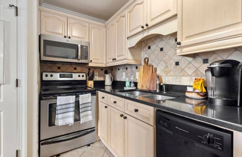 Auburn Condo | Premier War Damn Condo near Auburn Campus with Great Amenities
