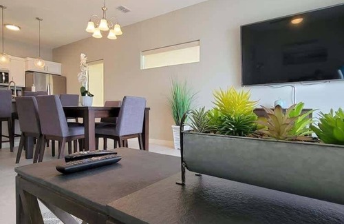 Port Isabel House | Idyllic Waterfront Bungalow - Fisherman's Paradise Awaits!