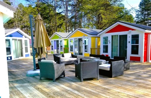 Steele Creek Cabin | Inviting Waterfront Cabin with Large Sundeck & Breakfast