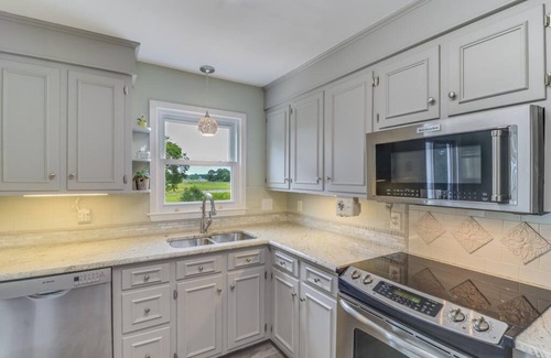 Charleston House | Relaxing Waterfront Home Near Beach & Downtown Charleston