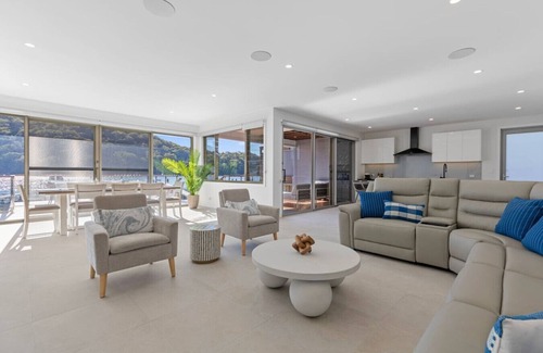 Woy Woy Bay House | New Waterfront Escape with Private Jetty