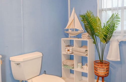 Suwannee House | Discover Waterfront Retreat for Fishing, Games & Family Fun