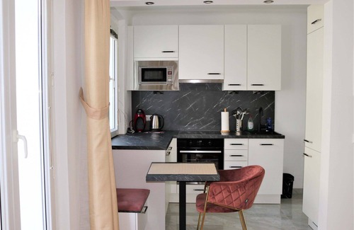 Leopoldstadt Apartment | Explore Arize - Welcoming City Apartment with Breakfast