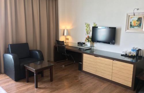 Bintulu Hotel | Budget-Friendly New World Express Motel with Great Amenities