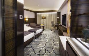 Tsim Sha Tsui Hotel | Experience New World Millennium Hong Kong Hotel's Oceanfront Bliss