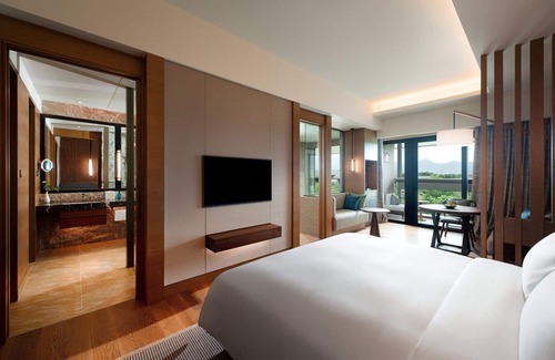 Chaosha Hotel | Experience Relaxation at New World Qingyuan Hotel