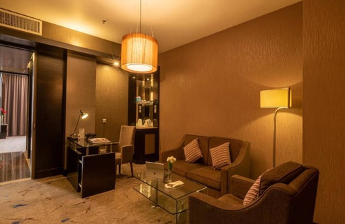 Bintulu Hotel | Discover New World Suites: Family-Friendly Comfort Awaits