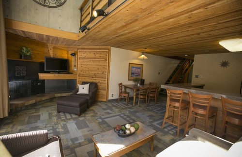 Salt Lake Mountain Resorts Cabin | Celebrate New Year's at Iron Blosam Lodge, Snowbird