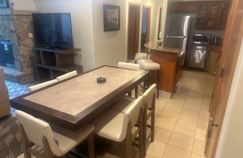 Peak 9 Resort | Unforgettable Stay at Valdoro Mtn Lodge - Sleeps 8