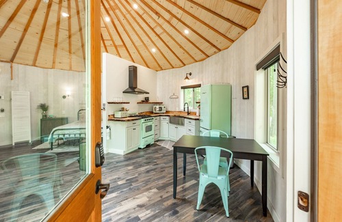 Thayerville Cabin | Experience the Unique Yellowstone Yurt with Lake Views!