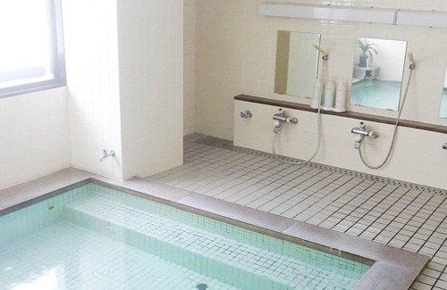 Shiga Highlands House | Eco-Friendly New Yokote: Family-Friendly with Hot Tub Access