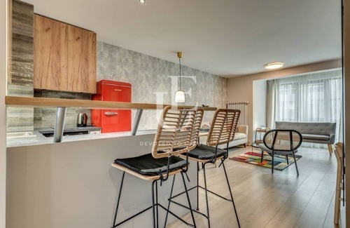 Sofia Apartment | Modern New York Apartment with Convenient Parking
