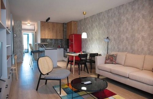 Sofia Apartment | Modern New York Apartment with Convenient Parking