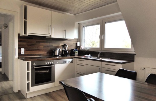 Winterberg Apartment | Explore New York: Ideal for 6 with Free Wifi & Pool