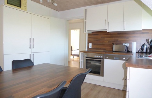 Winterberg Apartment | Explore New York: Ideal for 6 with Free Wifi & Pool