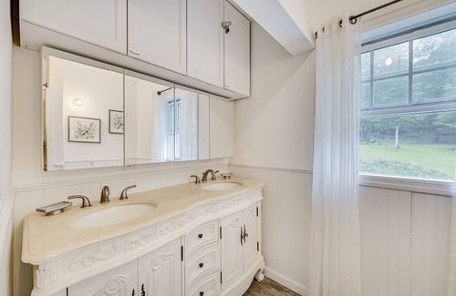 Town of Conesville House | New York Home with Amazing Views Near Windham!