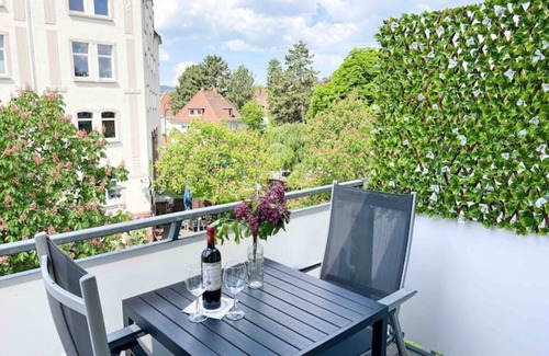 Vorderer Westen Apartment | Central New York-Style Retreat Near Wilhelmshöhe Station