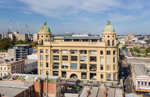 Prahran Apartment | Stylish New York Apt in Iconic Prahran Central