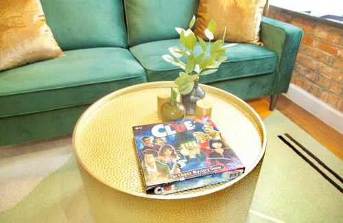 East Harlem Apartment | Prime New York Style Retreat Steps from Central Park