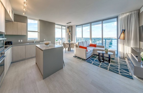 South Lake Apartment | Relaxing Corner Suite with Breathtaking Water Views