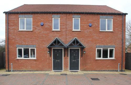 Balderton House | Newark area - modern 3 bedroom semi with free off road parking for 2 vehicles
