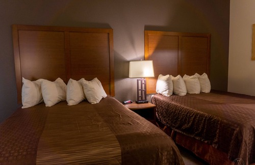 Newcastle Hotel | Guest Favorite: Newcastle Lodge with Pool & Dining Options