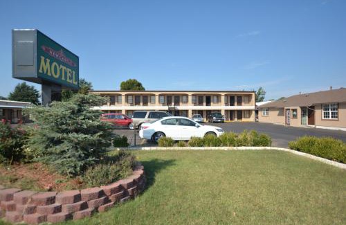 Newcastle Hotel | Family-Friendly Newcastle Motel with Relaxing Hot Tub
