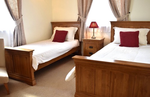 Westcott Other | Newcourt Barton: Guest Rated 9.8 with Family-Friendly Amenities