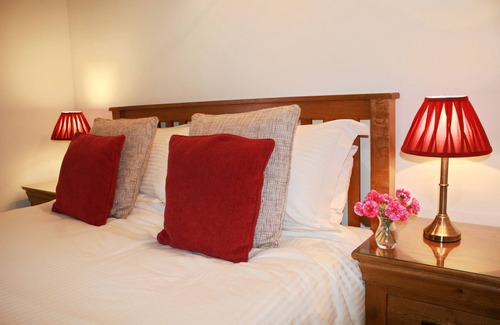 Westcott Other | Newcourt Barton: Guest Rated 9.8 with Family-Friendly Amenities