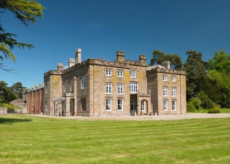 Lugwardine House | Discover Newcourt Manor: Pet-Friendly & Family Ready Escape