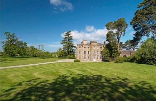 Lugwardine House | Discover Newcourt Manor: Pet-Friendly & Family Ready Escape