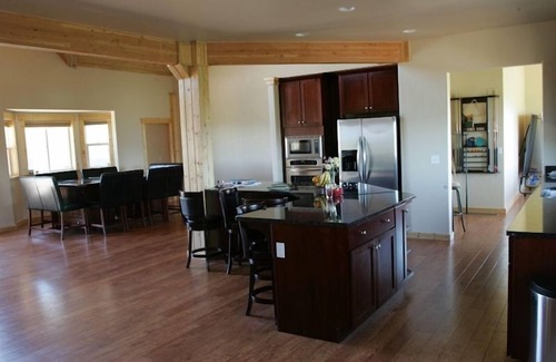 Polson House | Inviting Home with Game Room & Gym - Rated 9.8/10!