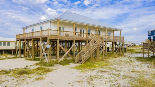 Dauphin Island House | Newer Large Beachside 6 Bedroom House 3000 Sq Ft Sleeps 22