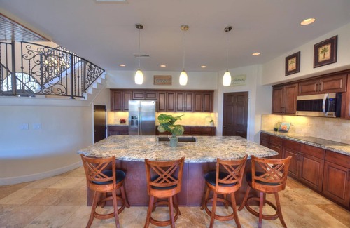 Moovalya Keys House | Modern Waterfront Retreat with Pool and Child-Friendly Amenities