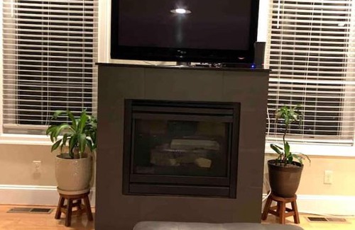 Medford House | Modern Contemporary Retreat with Pet & Child-Friendly Amenities