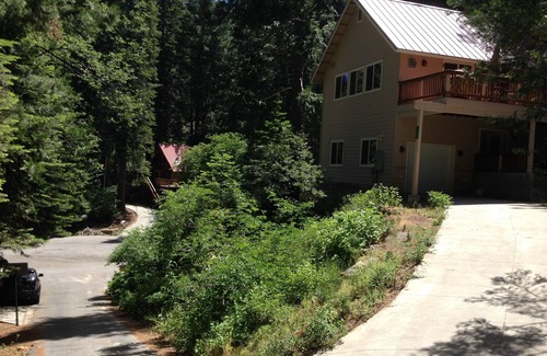 Yosemite West House | Explore Yosemite Inverness House: Top-Rated with Pool & More