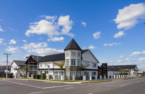 Kawaha Point Hotel | Discover Newina Rotorua: 5-Star Oceanfront Retreat
