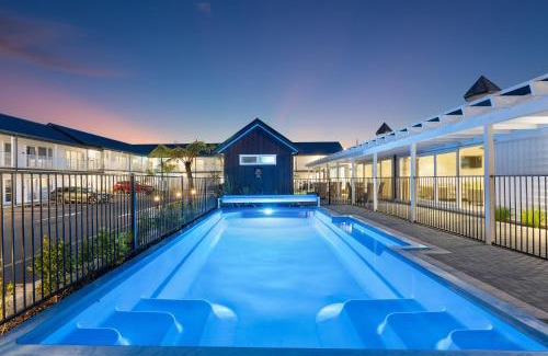 Kawaha Point Hotel | Discover Newina Rotorua: 5-Star Oceanfront Retreat