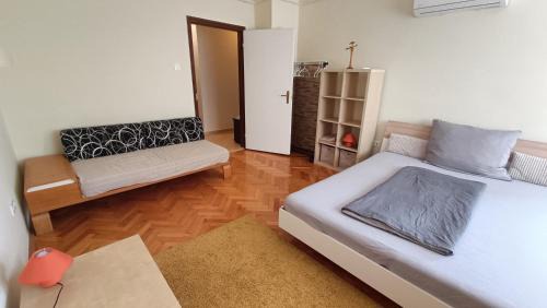 Sarvar Apartment | Family-Friendly Getaway at NewIsland Apartman - 9.3/10 Rated