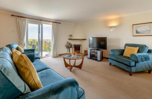 St Merryn Apartment | Pet and Child Friendly Retreat at Newland - Rated 9/10