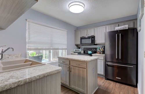 Mount Dora House | Cozy House Near Downtown with Spa & Lake View - 9.8 Rated