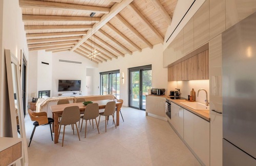 Limni Villa | Newly build (2024) Modern Villa 15 min from Corfu Town, with heated pool