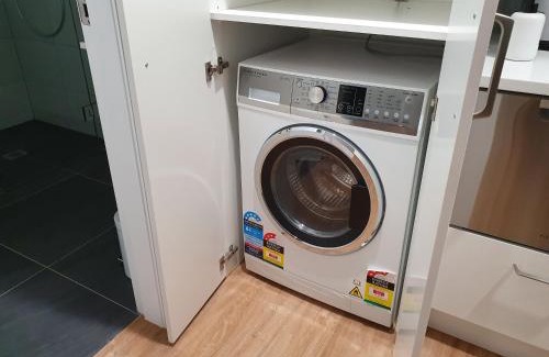 Khandallah Apartment | Modern 1 Bedroom Retreat in Central Khandallah