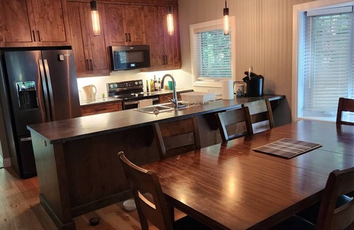 Inverhuron Cottage | Cozy 3 Bedroom Cottage Just Steps from the Beach