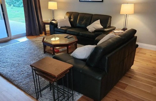 Inverhuron Cottage | Cozy 3 Bedroom Cottage Just Steps from the Beach