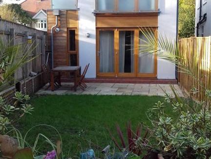 Cambridge House | Modern 3BR Home Steps from Addenbrooke's - Rated 10/10